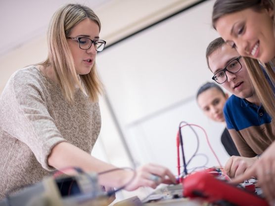 Poradnik dla nauczycieli: skuteczna integracja technologii w klasie