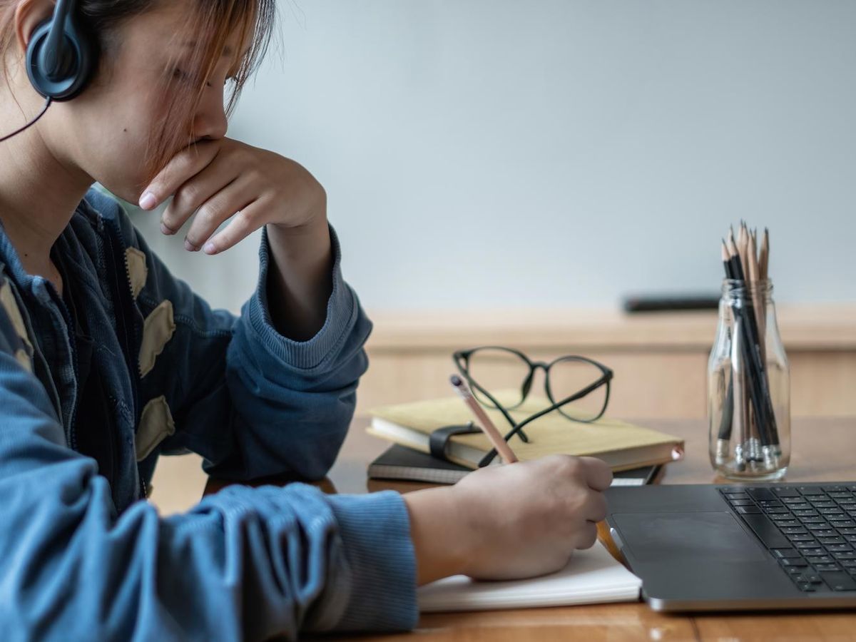 Jak nowoczesne metody online wspierają rozwój kompetencji cyfrowych