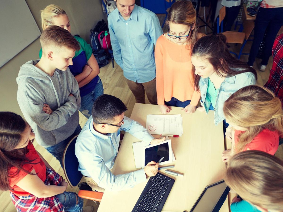 Jak nowoczesne programy edukacyjne rozwijają kompetencje w obszarze energii odnawialnej